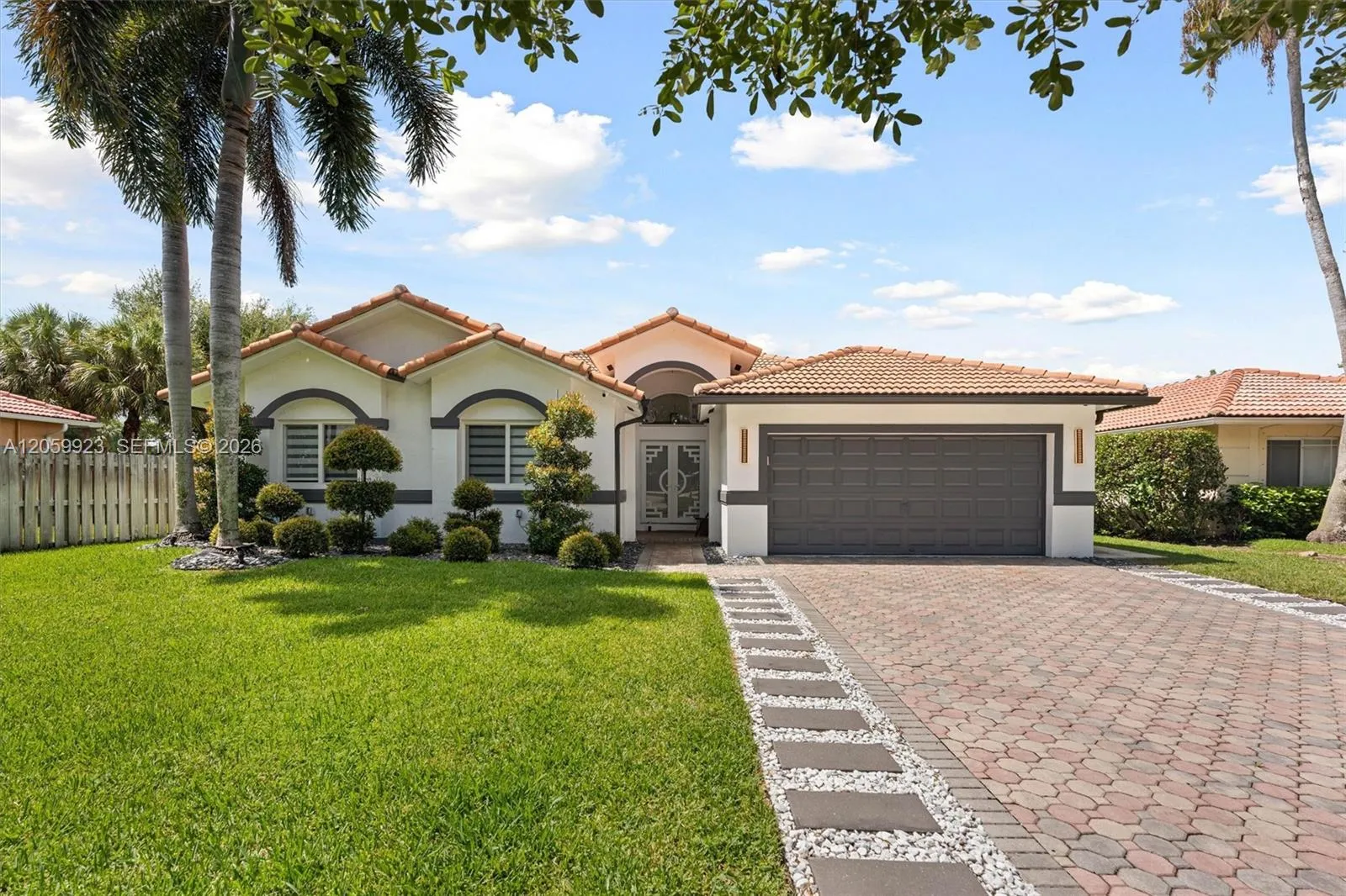 Foto de propiedad en 16841 SW 5th Court, Weston, FL 33326 Weston con MLS# 