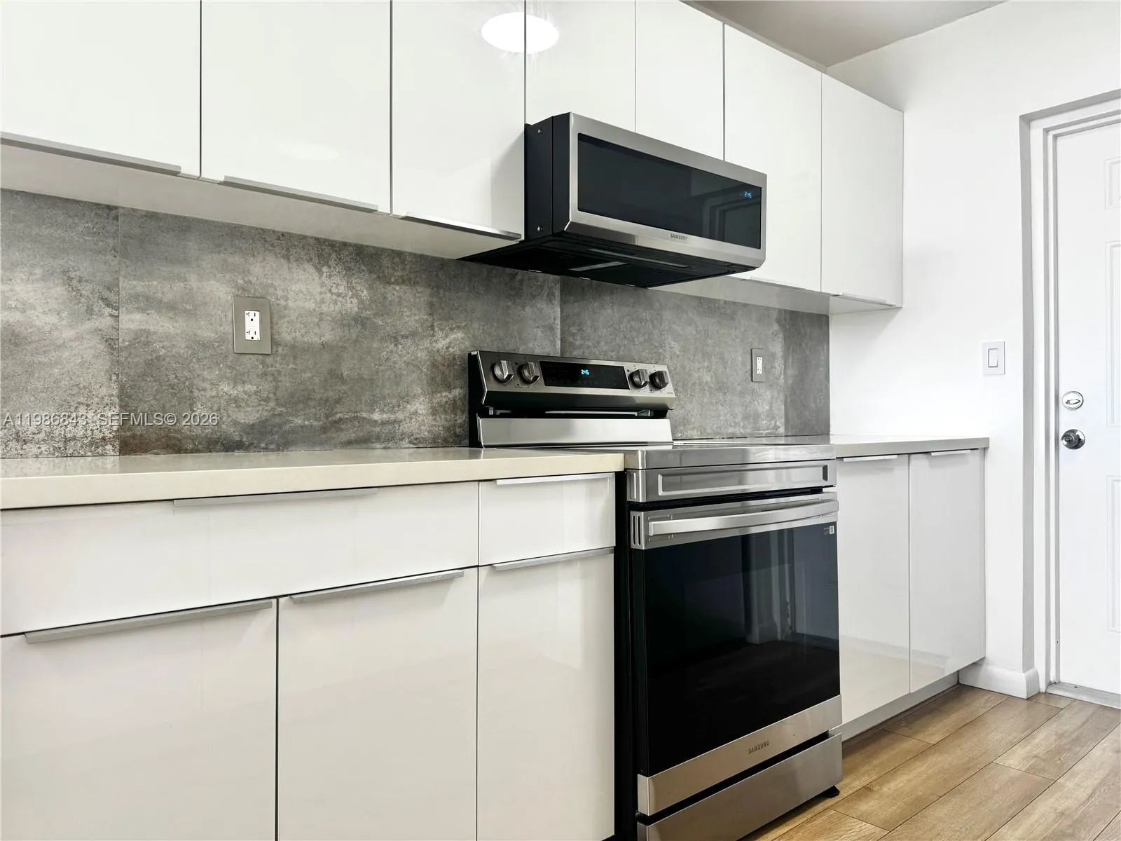 Foto de propiedad en 16850 S Glades Drive 8C, North Miami Beach, FL 33162 North Miami Beach con MLS# 
