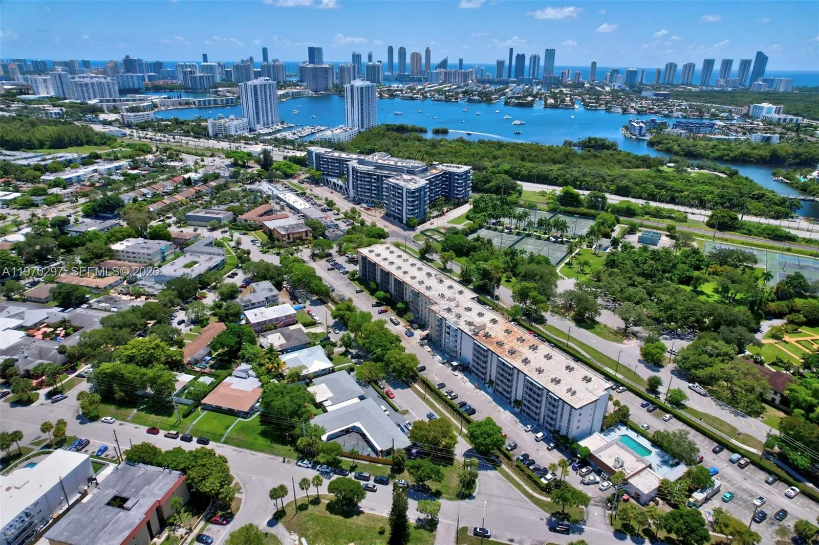 En Venta 16851 NE 23 Avenue 611, North Miami Beach, FL 33160, North Miami Beach, FL 33160