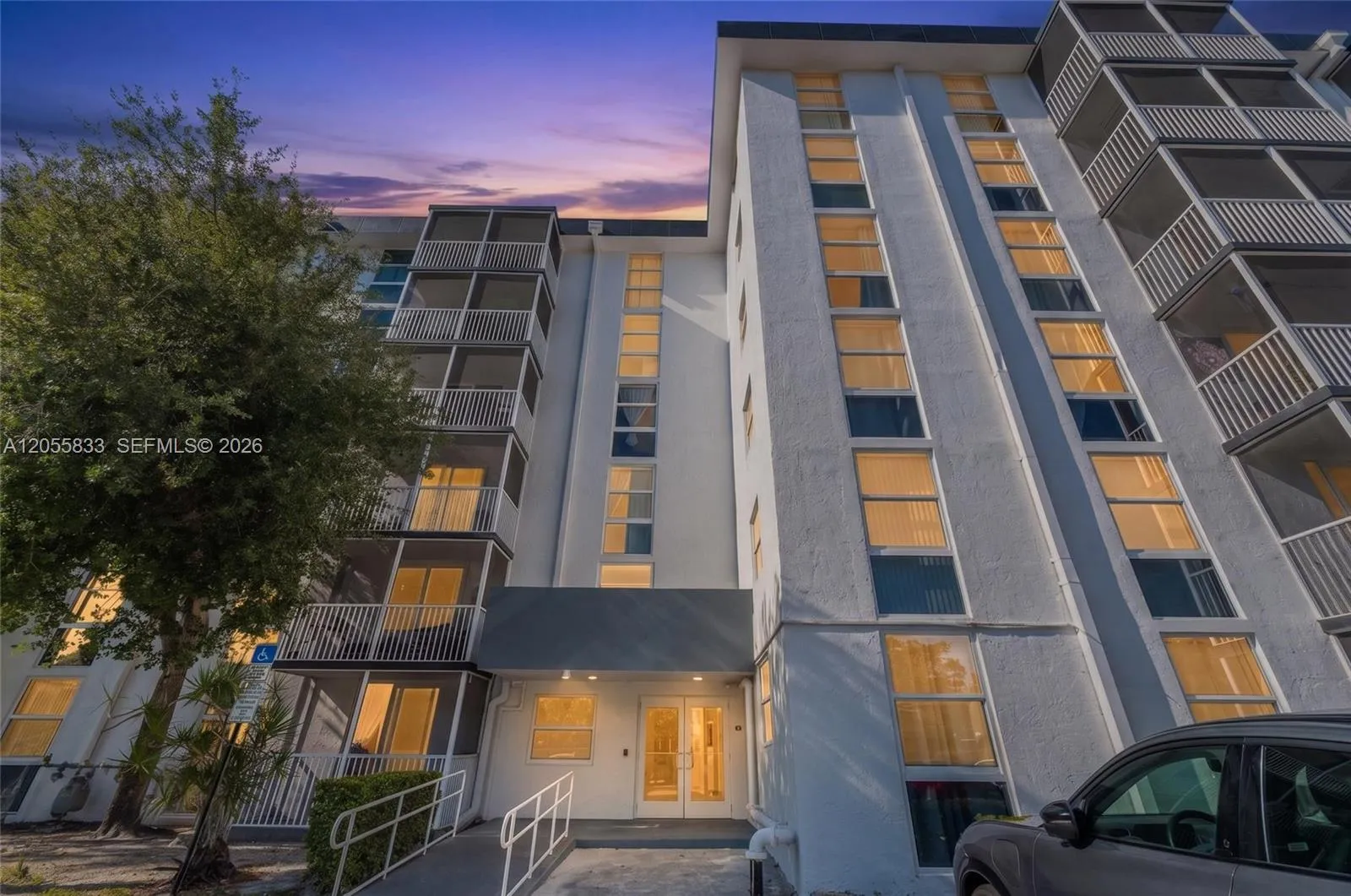 Foto de propiedad en 16851 NE 23rd Avenue A516, North Miami Beach, FL 33160 North Miami Beach con MLS# 
