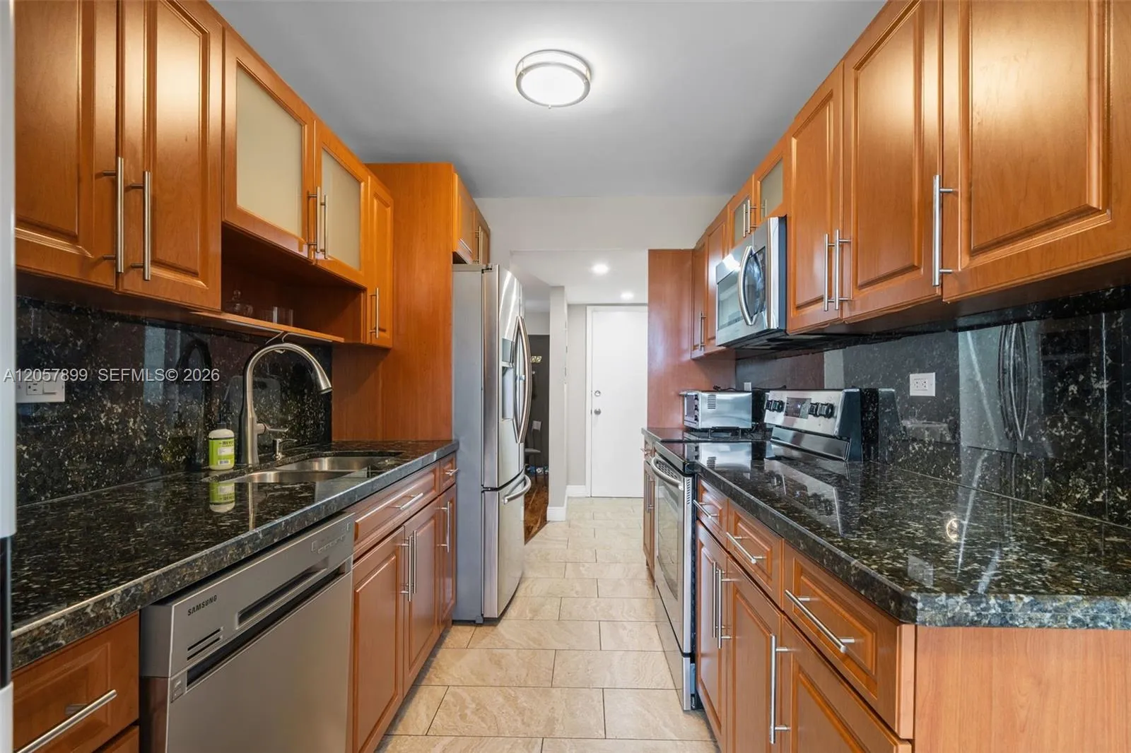 Foto de propiedad en 1690 NE 191st Street 302-1, Miami, FL 33179 Miami con MLS# 