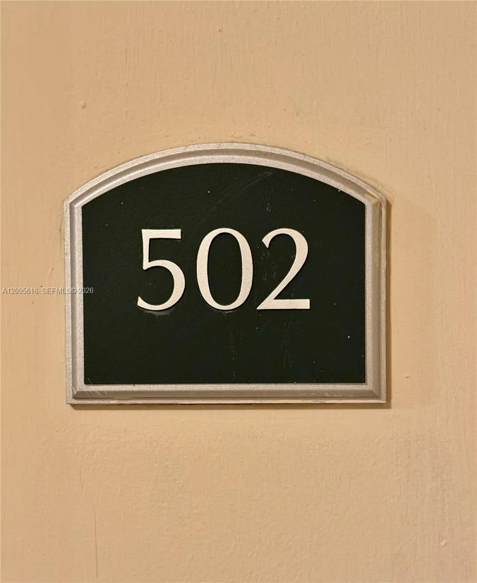En Venta 1690 SW 27th Avenue 502, Miami, FL 33145, Miami, FL 33145
