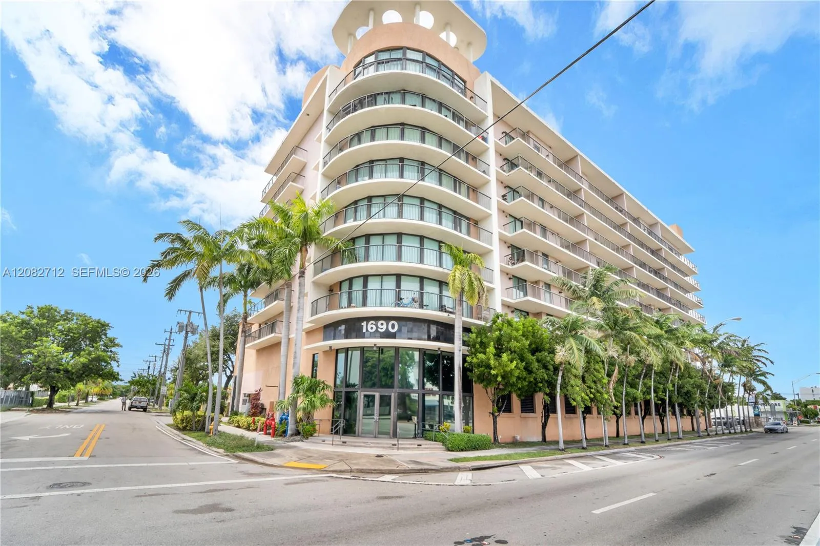 Foto de propiedad en 1690 SW 27th Avenue 505, Miami, FL 33145 Miami con MLS# 