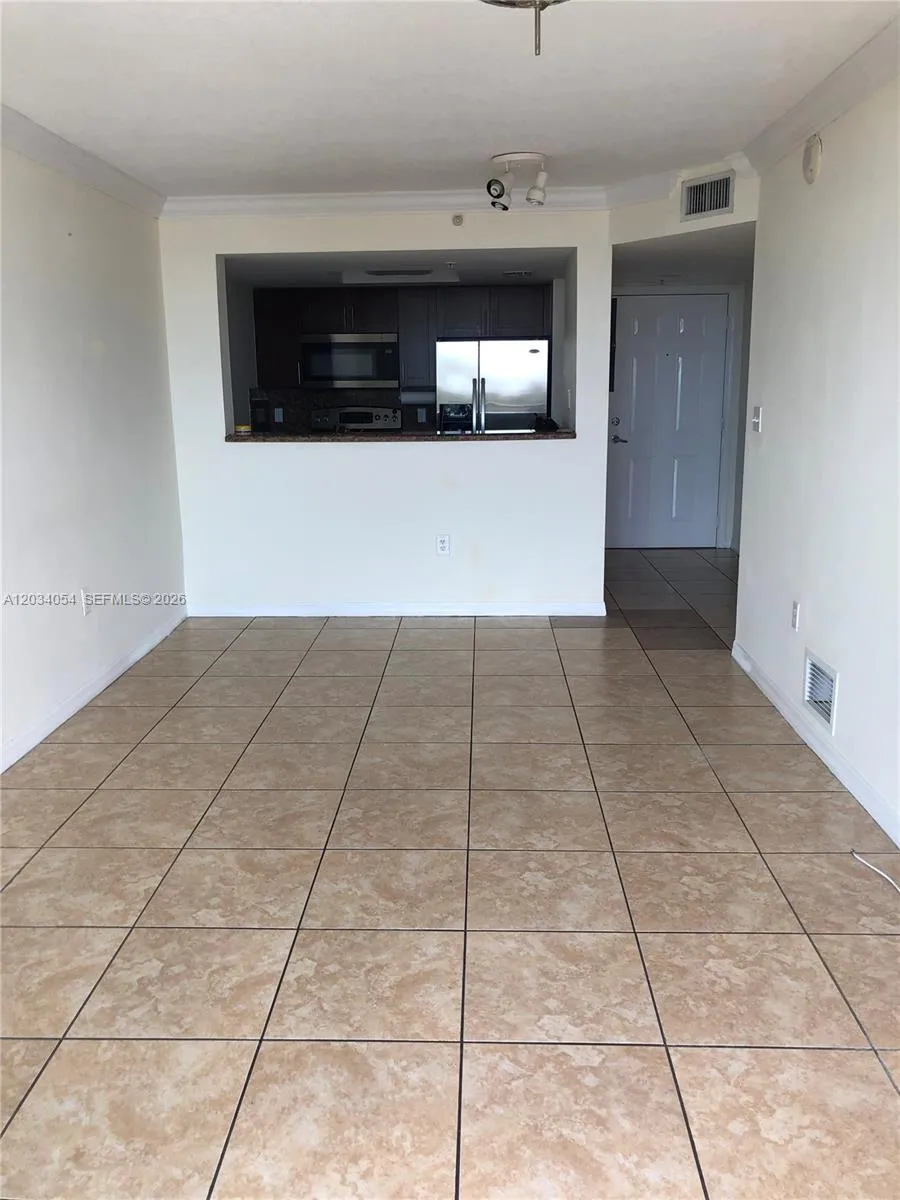 Foto de propiedad en 1690 SW 27th Avenue 803, Miami, FL 33145 Miami con MLS#