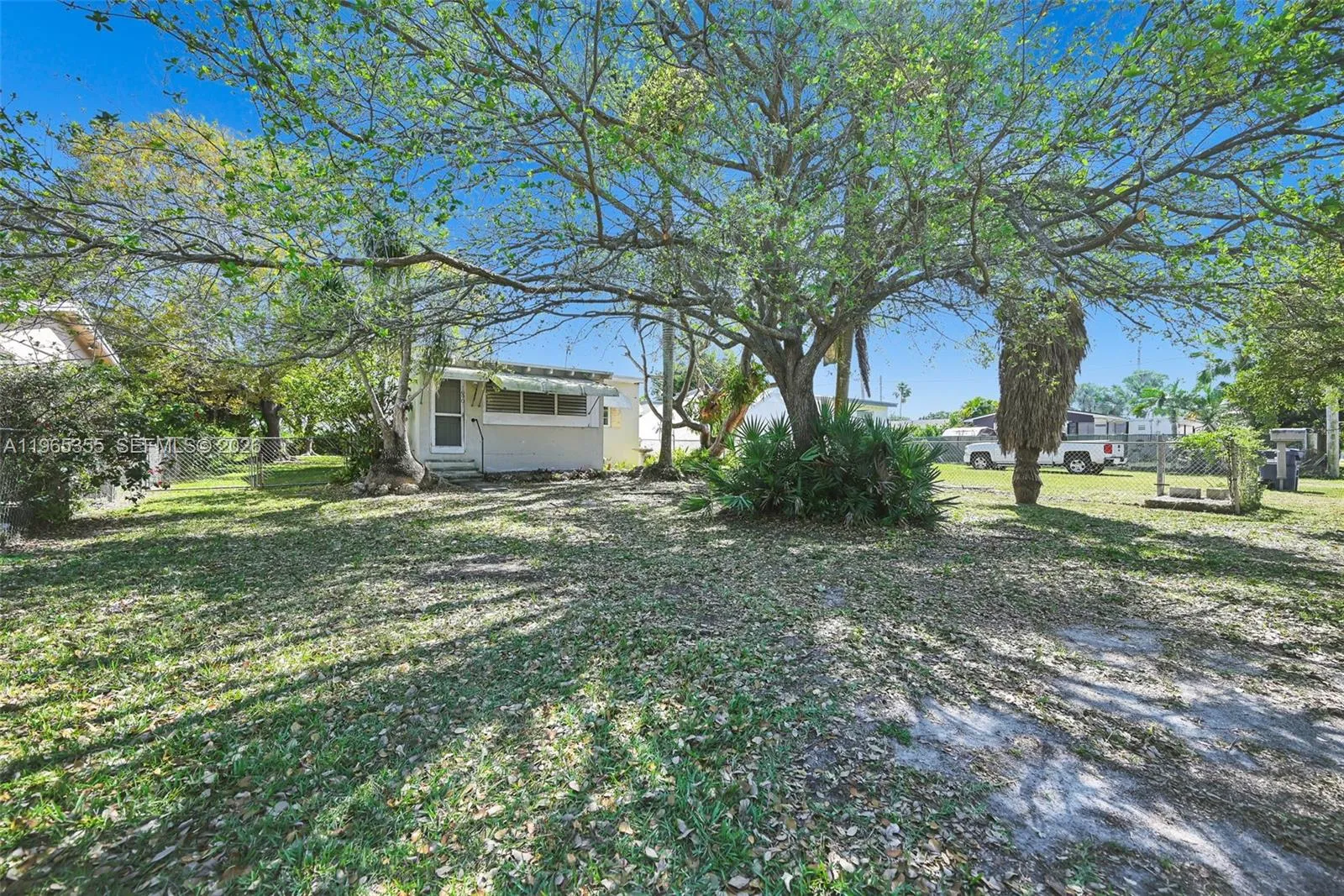 Vendido 16901 SW 94th Avenue, Palmetto Bay, FL 33157, Palmetto Bay, FL 33157