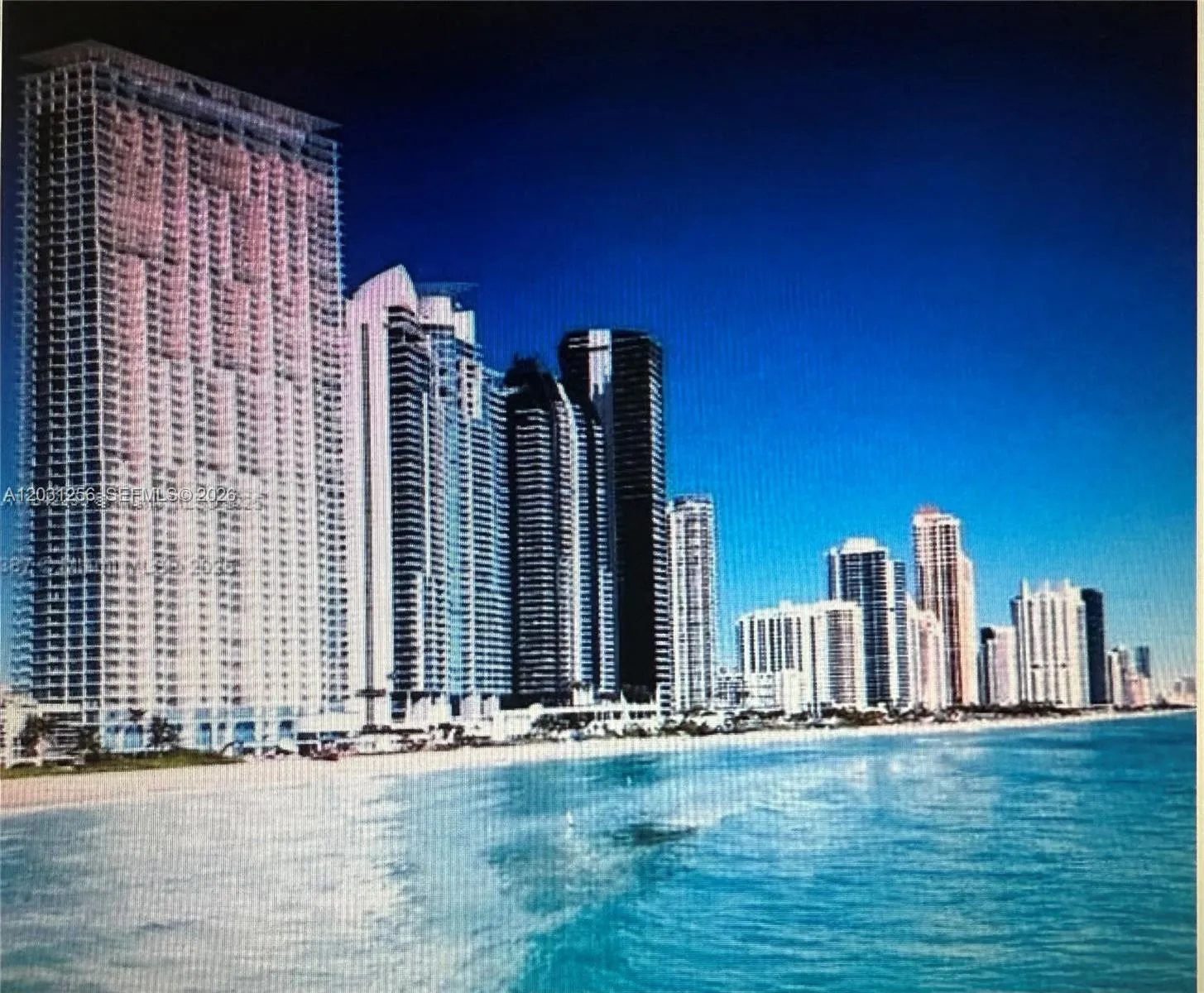 Foto de propiedad en 16909 N Bay Road 321, Sunny Isles Beach, FL 33160 Sunny Isles Beach con MLS# 