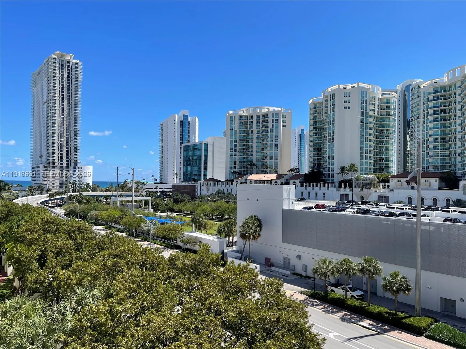 Foto de propiedad en 16909 N Bay Road 716, Sunny Isles Beach, FL 33160 Sunny Isles Beach con MLS# 
