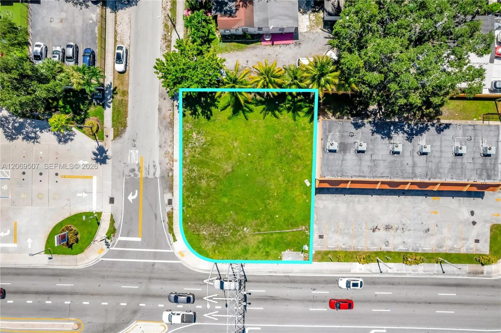 Foto de propiedad en 16910 NW 27th Avenue, Miami Gardens, FL 33056 Miami Gardens con MLS# 