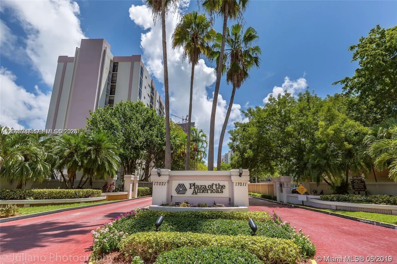Foto de propiedad en 16919 N Bay Road 218, Sunny Isles Beach, FL 33160 Sunny Isles Beach con MLS# 