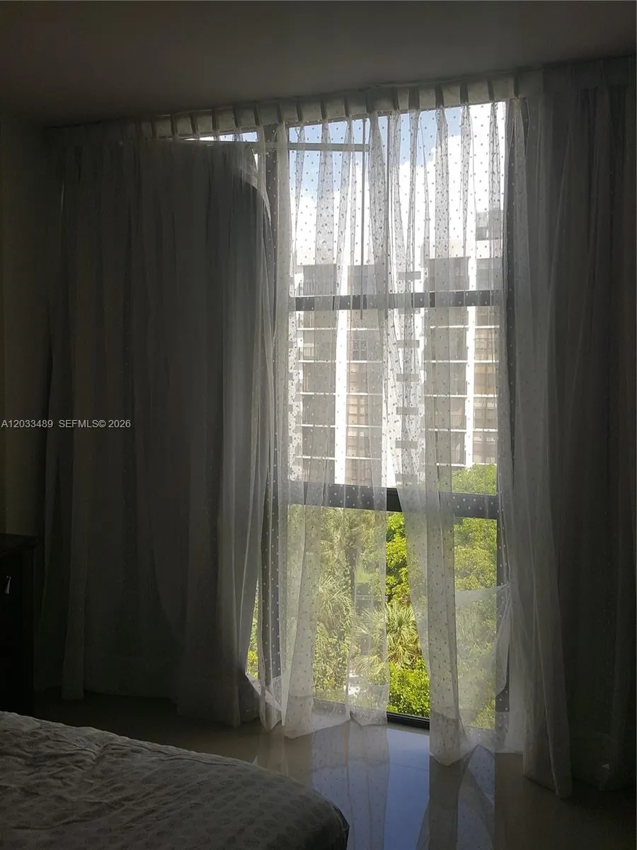 Foto de propiedad en 16919 N Bay Road 608, Sunny Isles Beach, FL 33160 Sunny Isles Beach con MLS# 