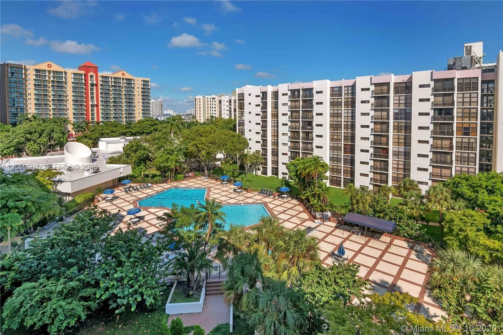 Foto de propiedad en 16919 N Bay Road 620, Sunny Isles Beach, FL 33160 Sunny Isles Beach con MLS# 