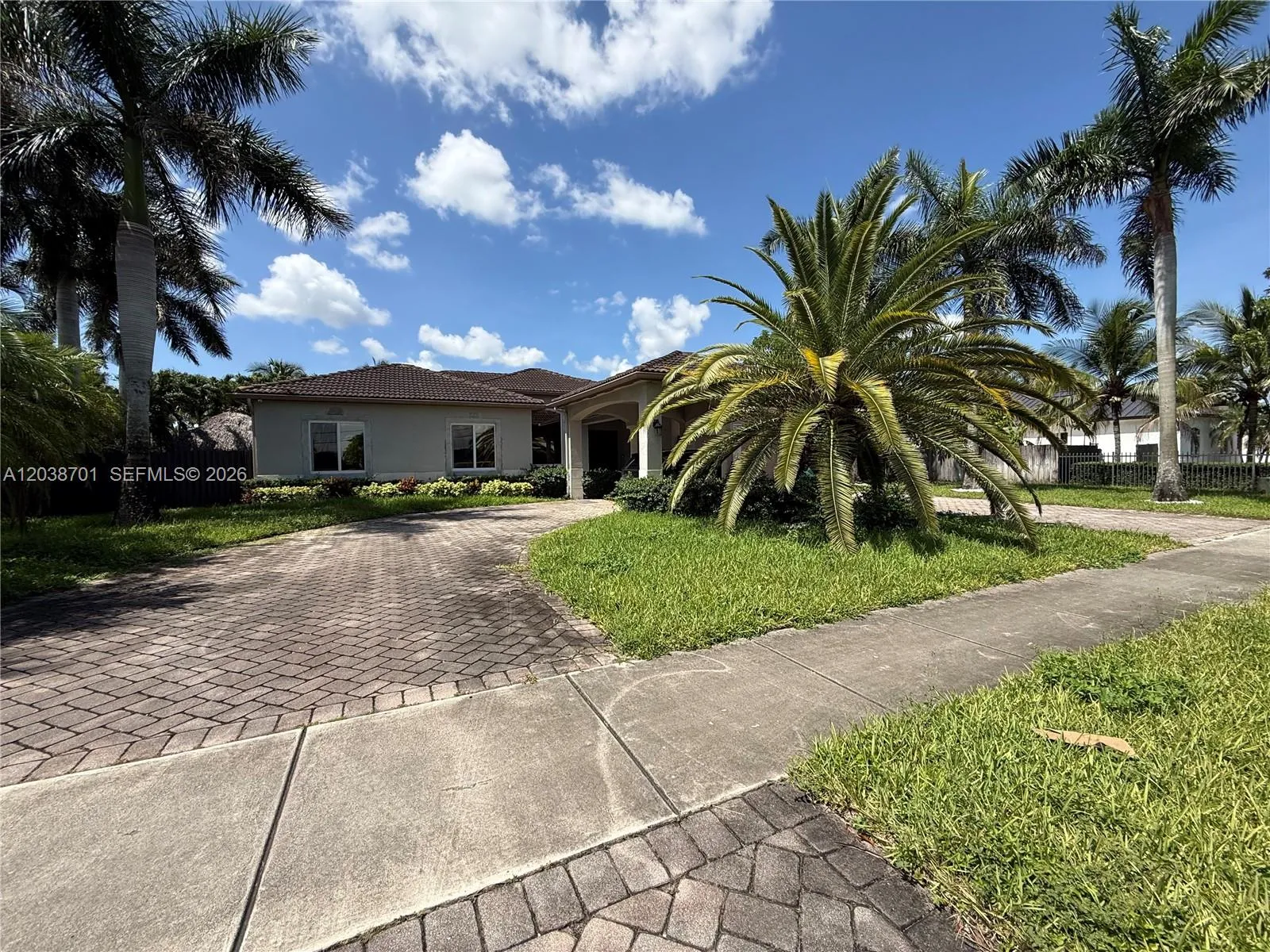 Foto de propiedad en 16940 SW 296th Street, Homestead, FL 33030 Homestead con MLS# 