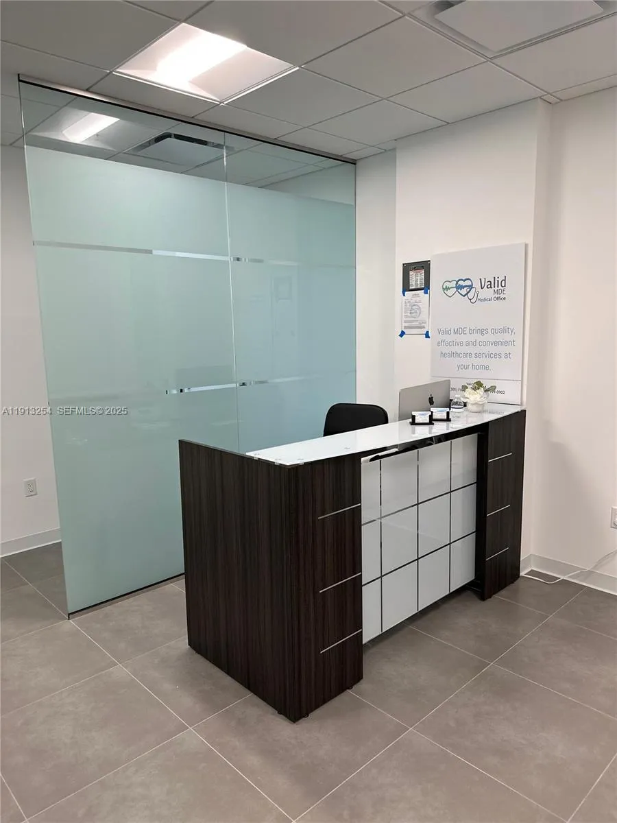 Foto de propiedad en 1695 NW 110th Avenue 310, Doral, FL 33172 Doral con MLS# 