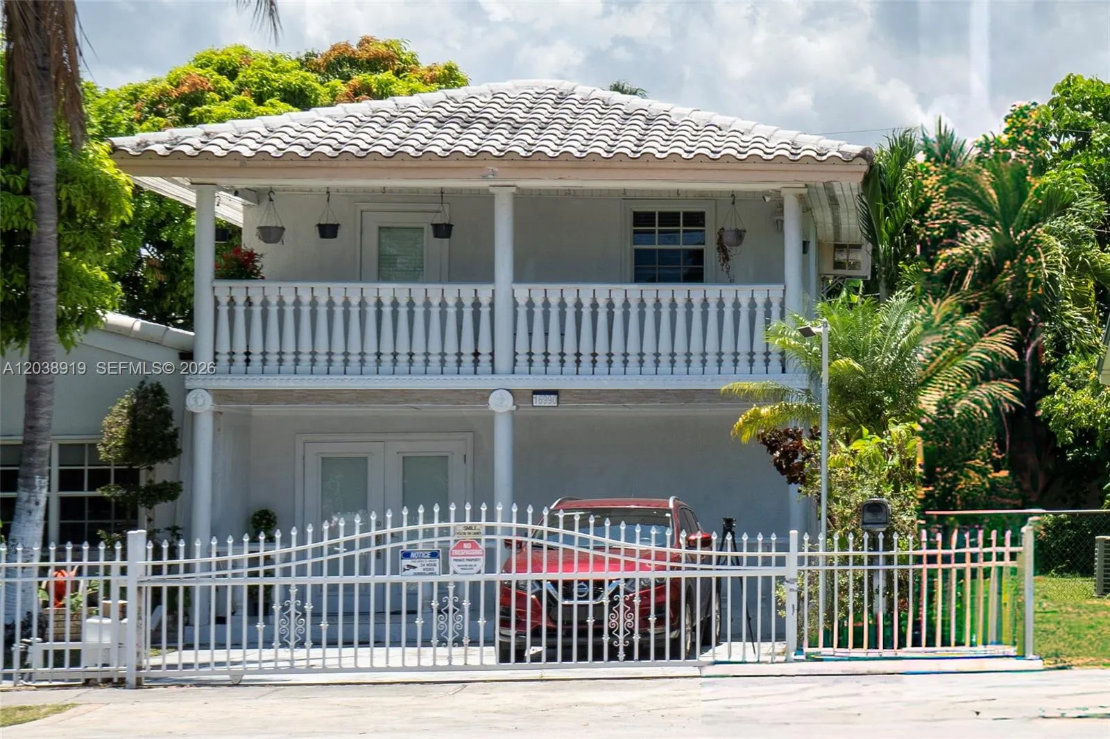 Foto de propiedad en 16990 NE 5th Court 1, North Miami Beach, FL 33162 North Miami Beach con MLS# 