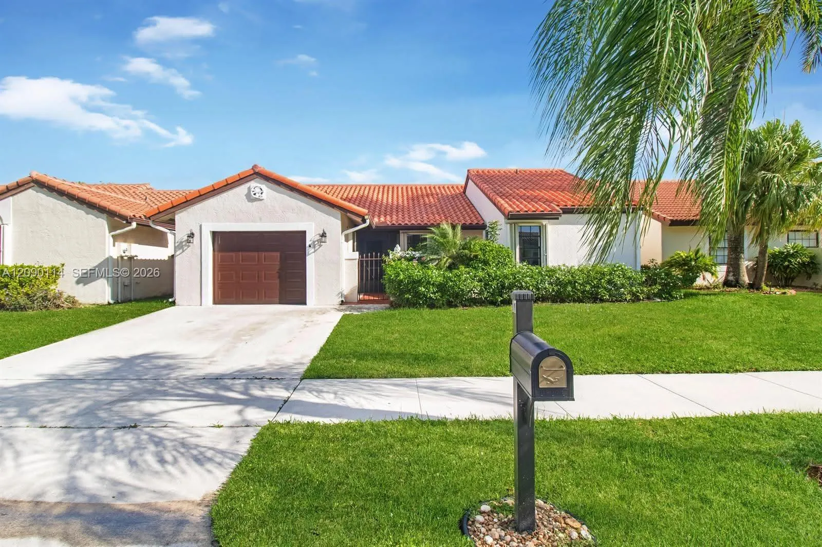 Foto de propiedad en 17 Columbia Court, Deerfield Beach, FL 33442 Deerfield Beach con MLS# 
