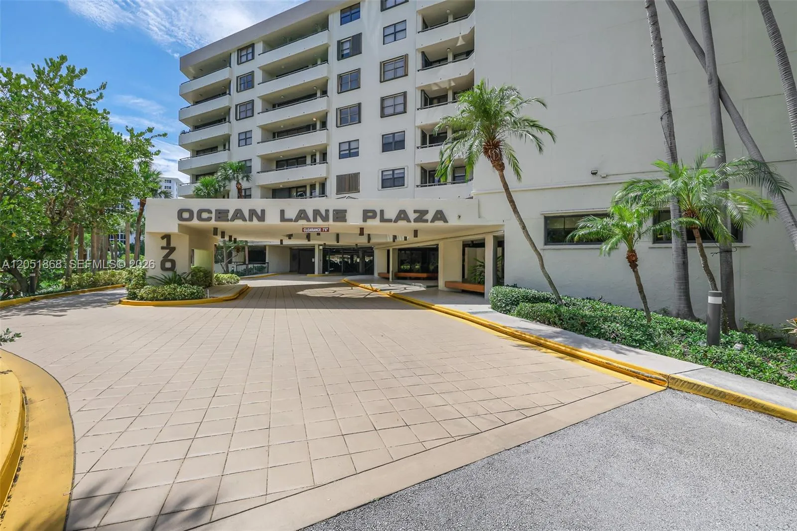 Foto de propiedad en 170 Ocean Lane Drive 305, Key Biscayne, FL 33149 Key Biscayne con MLS# 