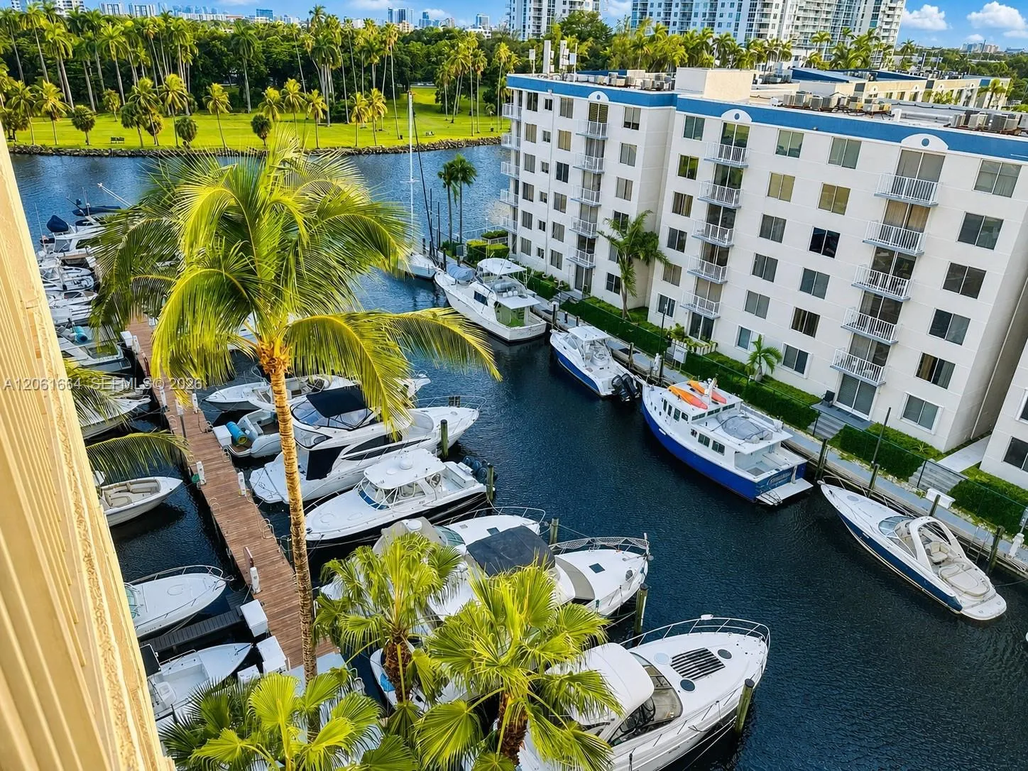 Foto de propiedad en 1700 N River Drive 805, Miami, FL 33125 Miami con MLS# 