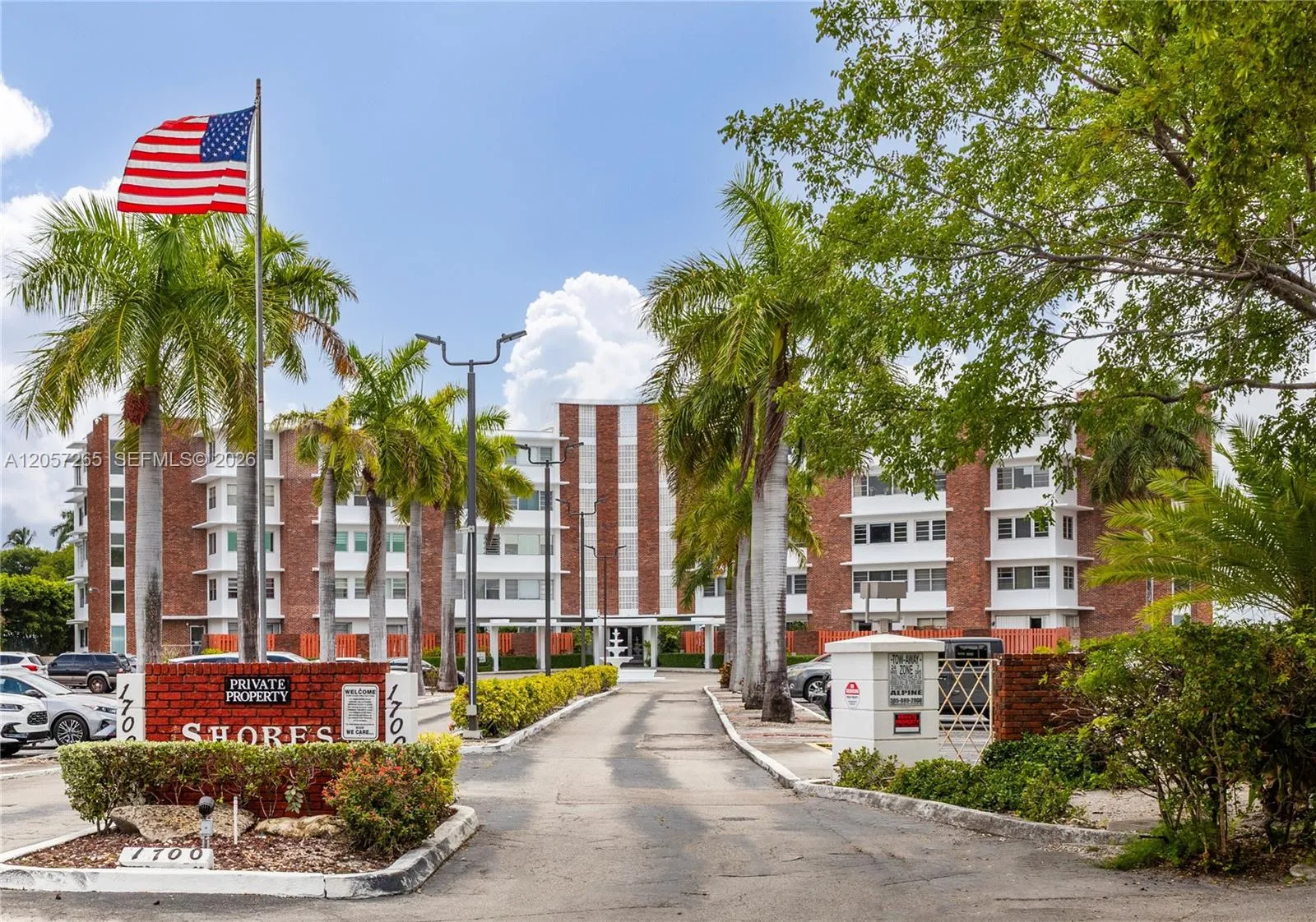 Foto de propiedad en 1700 NE 105th Street 214, Miami Shores, FL 33138 Miami Shores con MLS# 