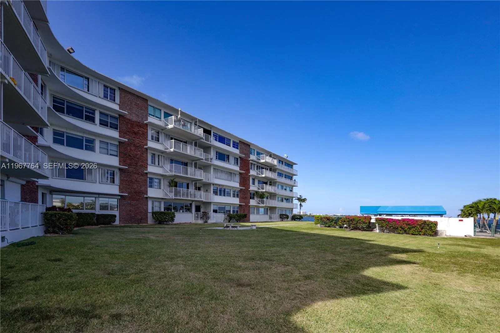 Foto de propiedad en 1700 NE 105th Street 512, Miami Shores, FL 33138 Miami Shores con MLS# 