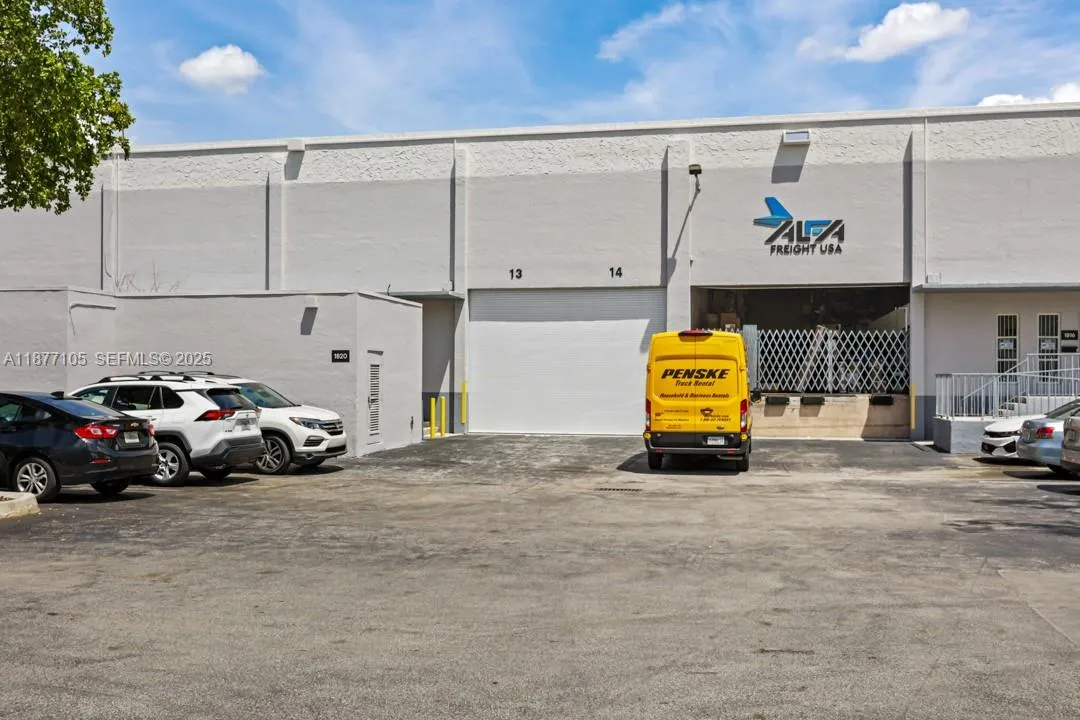 Foto de propiedad en 1700 NW 82nd Avenue 1820, Doral, FL 33126 Doral con MLS# 