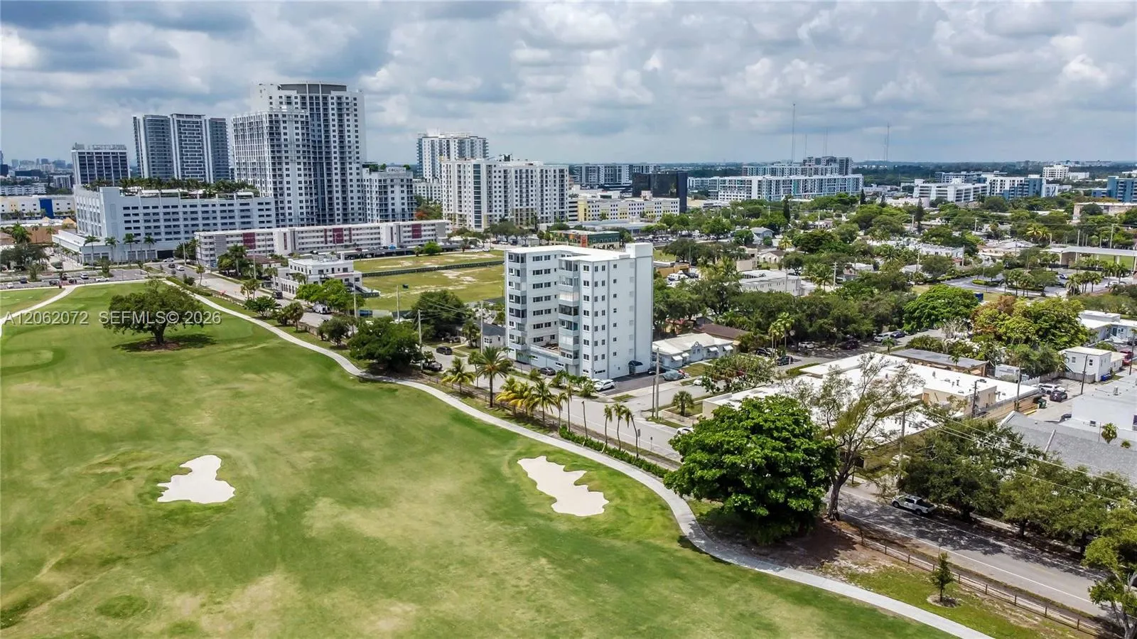 Foto de propiedad en 1700 Pierce Street 703, Hollywood, FL 33020 Hollywood con MLS# 