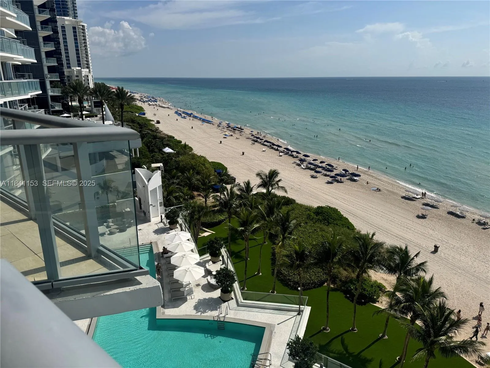 Foto de propiedad en 17001 Collins Avenue 1002, Sunny Isles Beach, FL 33160 Sunny Isles Beach con MLS# 