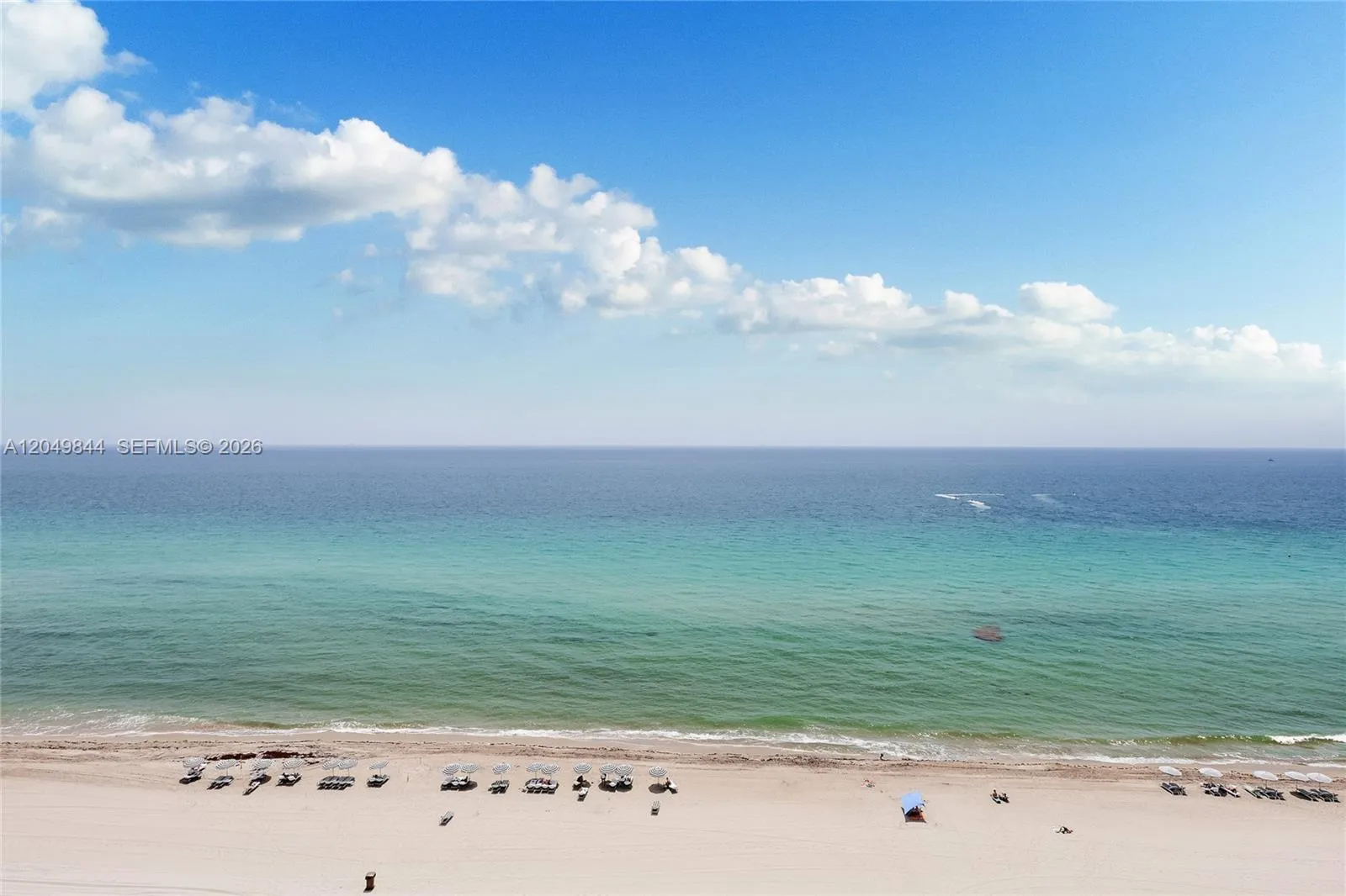 Foto de propiedad en 17001 Collins Avenue 1401, Sunny Isles Beach, FL 33160 Sunny Isles Beach con MLS# 