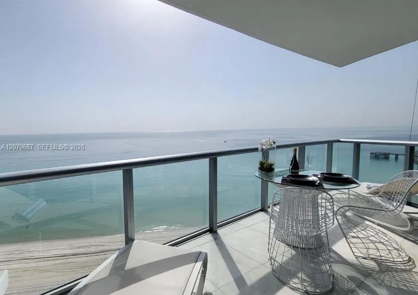 Foto de propiedad en 17001 Collins Avenue 1603, Sunny Isles Beach, FL 33160 Sunny Isles Beach con MLS#