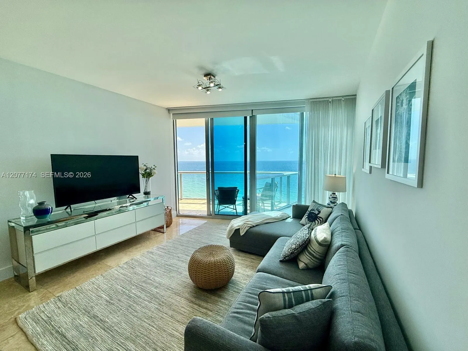 Foto de propiedad en 17001 Collins Avenue 1903, Sunny Isles Beach, FL 33160 Sunny Isles Beach con MLS# 