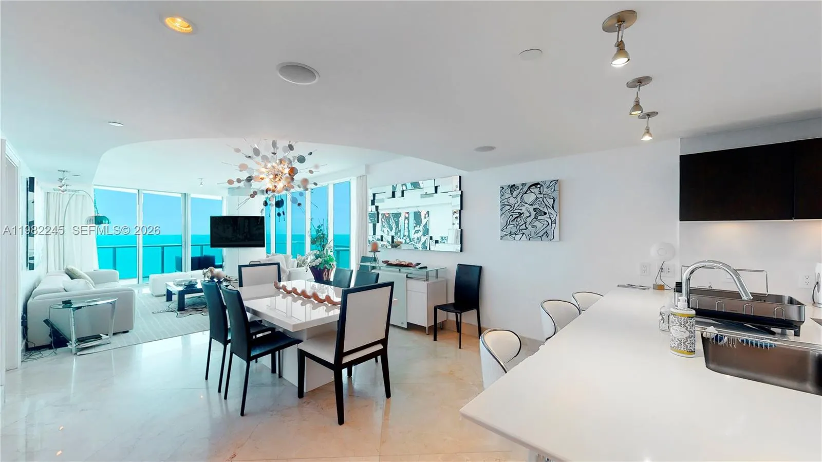 Foto de propiedad en 17001 Collins Avenue 3601, Sunny Isles Beach, FL 33160 Sunny Isles Beach con MLS# 
