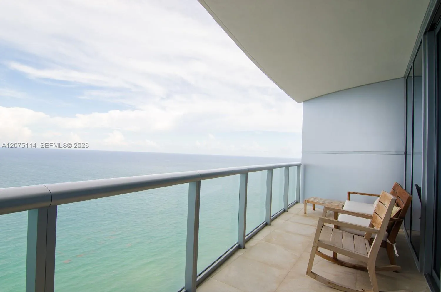 Foto de propiedad en 17001 Collins Avenue 3804, Sunny Isles Beach, FL 33160 Sunny Isles Beach con MLS# 