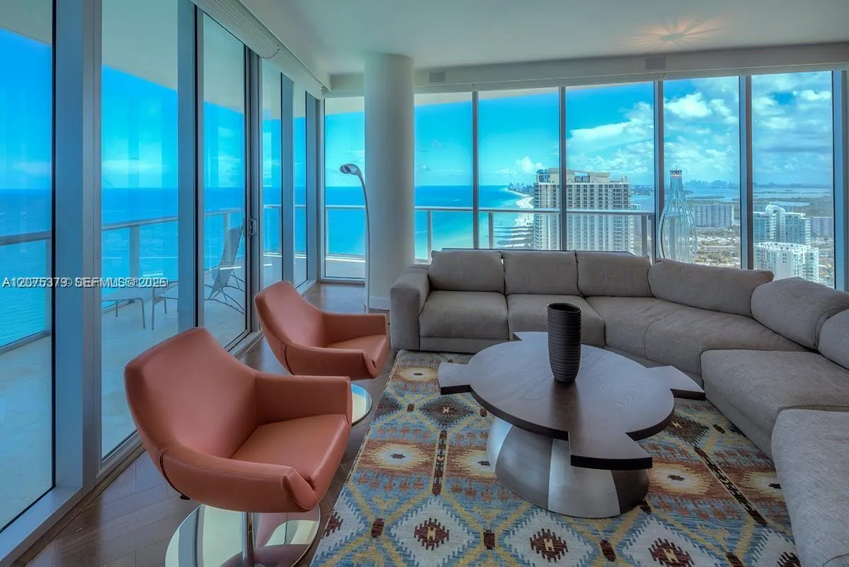 Foto de propiedad en 17001 Collins Avenue 4301, Sunny Isles Beach, FL 33160 Sunny Isles Beach con MLS#