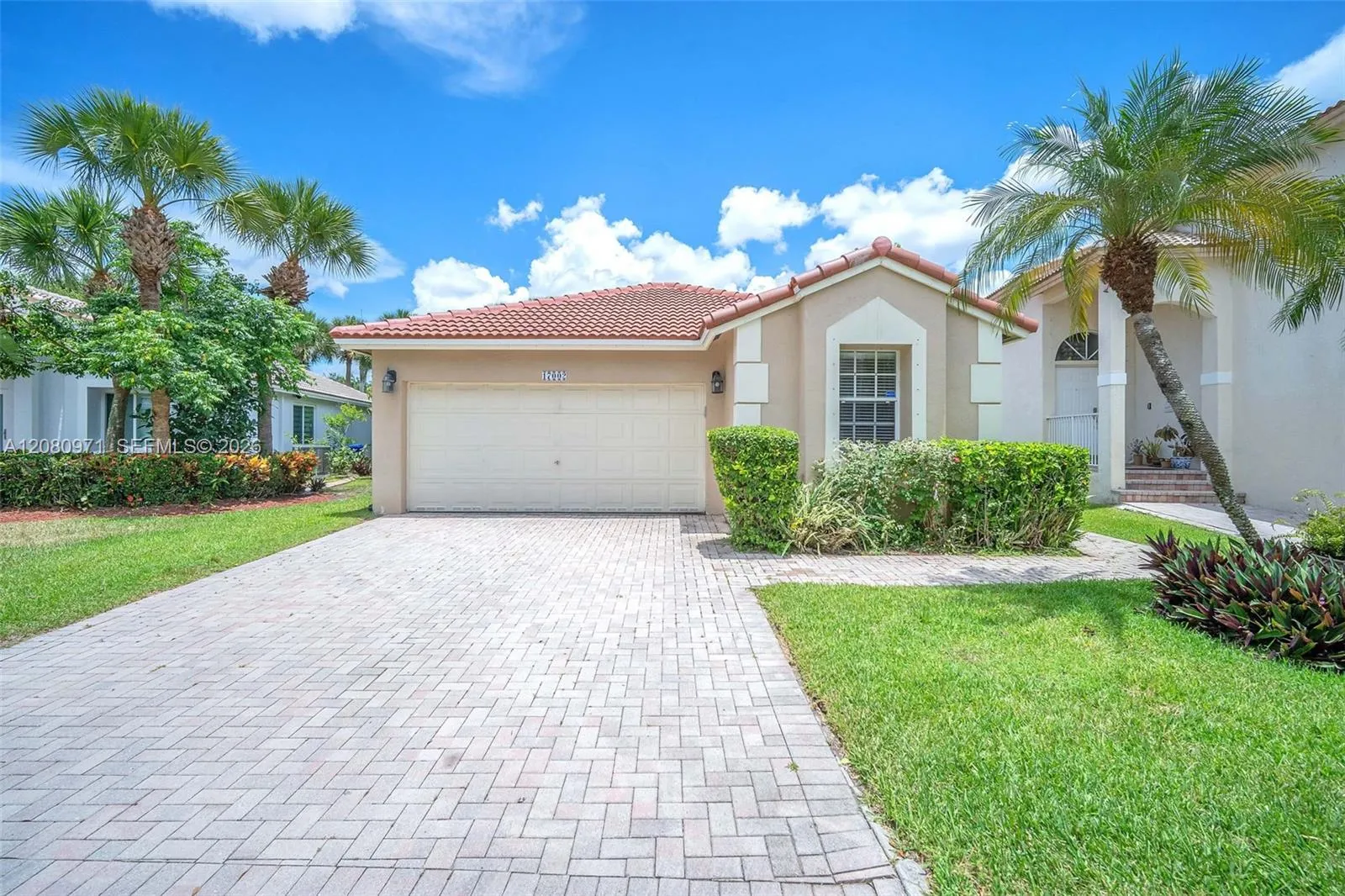 Foto de propiedad en 17002 NW 10th Street 17002, Pembroke Pines, FL 33028 Pembroke Pines con MLS# 