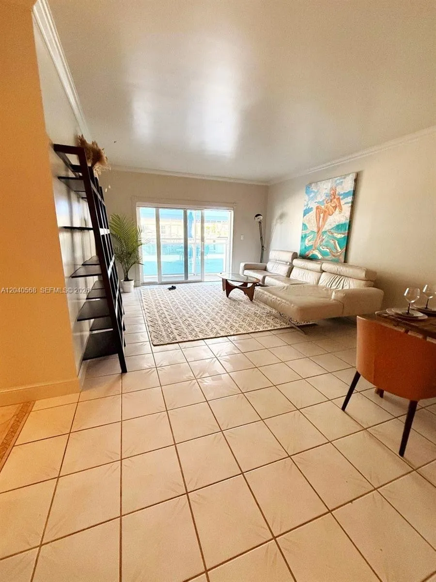 En Venta 1701 S Ocean Drive 105, Hollywood, FL 33019, Hollywood, FL 33019