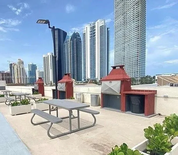 En Venta 17011 N Bay Road 1018, Sunny Isles Beach, FL 33160, Sunny Isles Beach, FL 33160