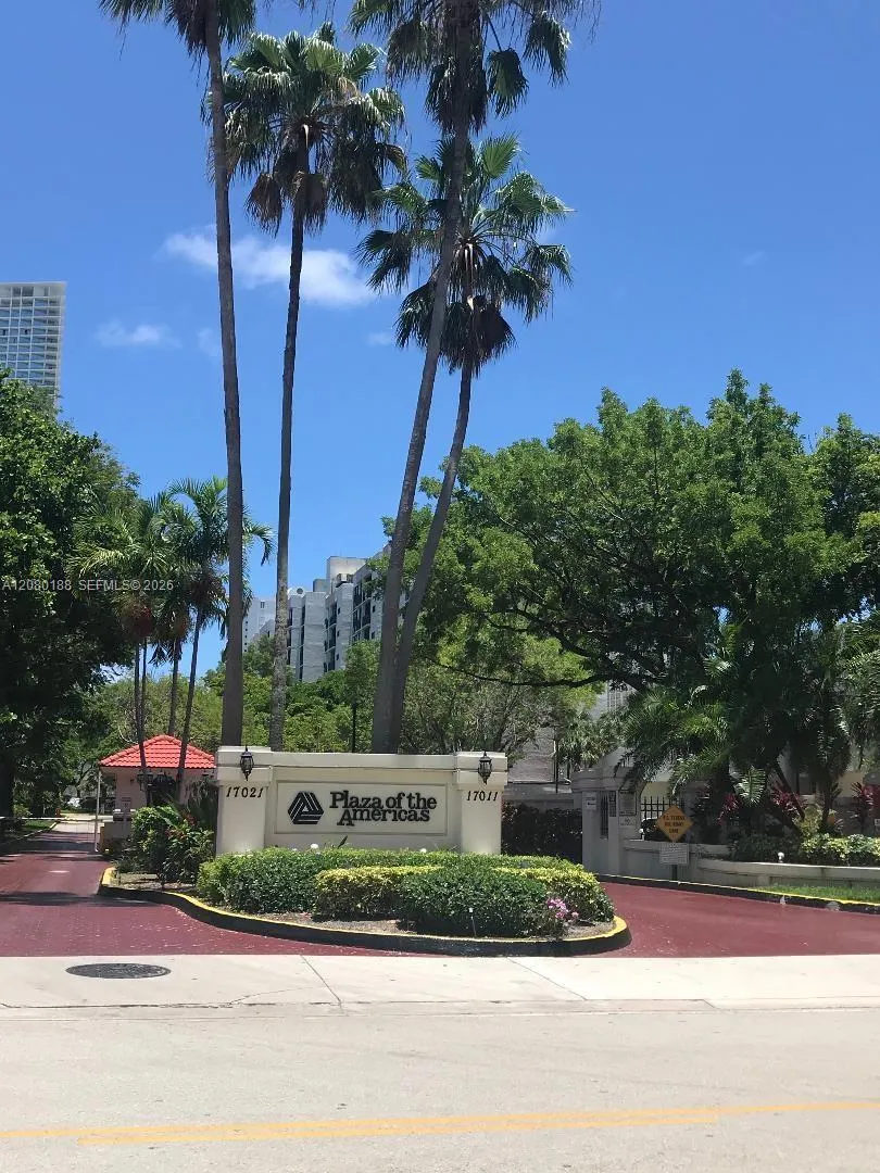 Foto de propiedad en 17011 N Bay Road 112, Sunny Isles Beach, FL 33160 Sunny Isles Beach con MLS#