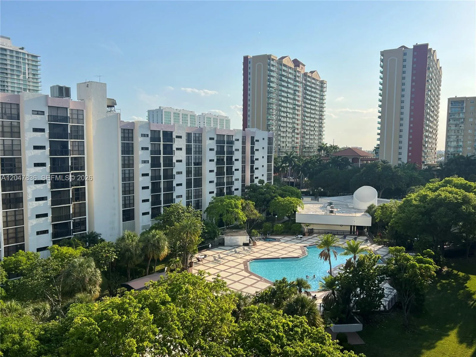 Foto de propiedad en 17011 N Bay Road 816, Sunny Isles Beach, FL 33160 Sunny Isles Beach con MLS# 