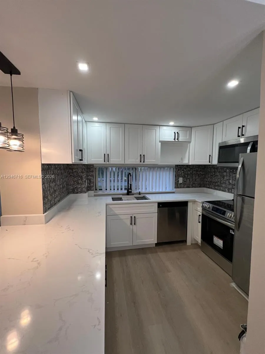 Foto de propiedad en 17021 N Bay Road 124, Sunny Isles Beach, FL 33160 Sunny Isles Beach con MLS# 