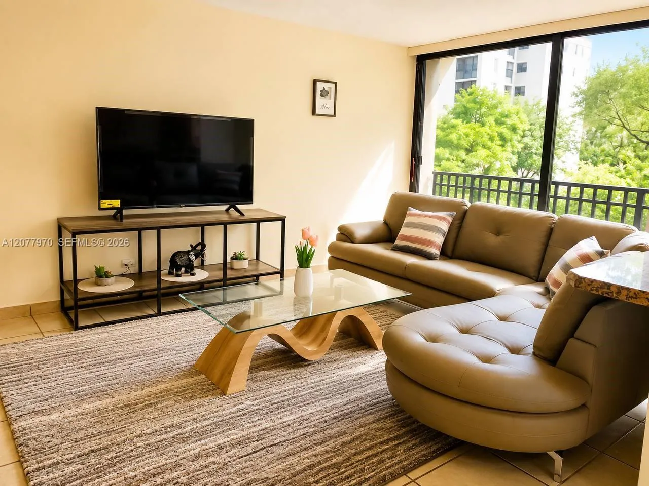 Foto de propiedad en 17021 N Bay Road 318, Sunny Isles Beach, FL 33160 Sunny Isles Beach con MLS# 