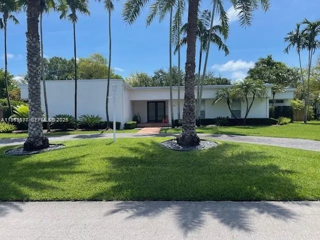 Foto de propiedad en 17025 SW 80th Court, Palmetto Bay, FL 33157 Palmetto Bay con MLS# 