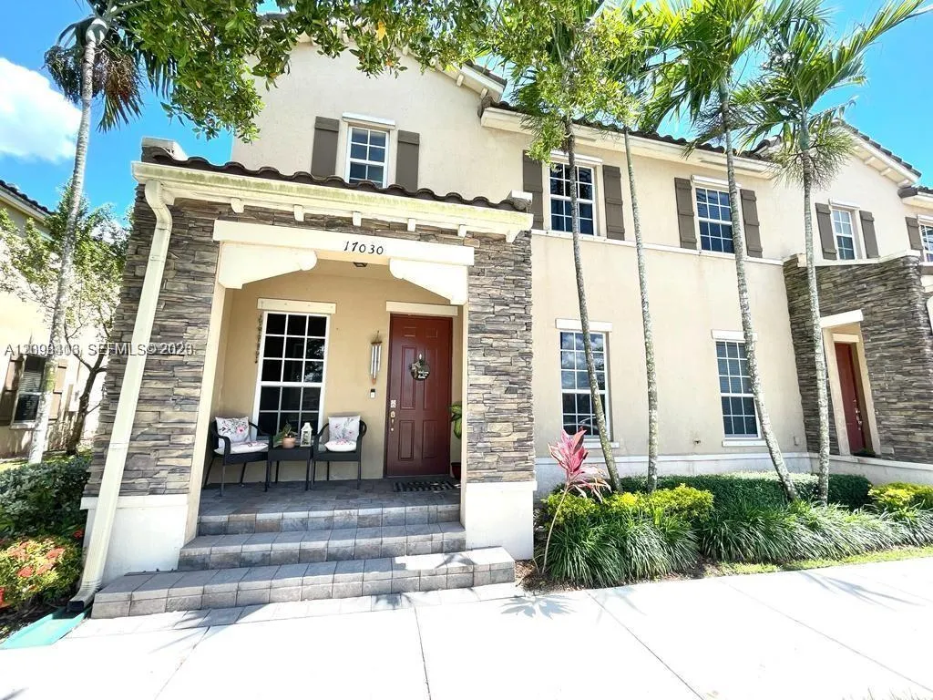 En Renta 17030 SW 95th Terrace 17030, Miami, FL 33196, Miami, FL 33196
