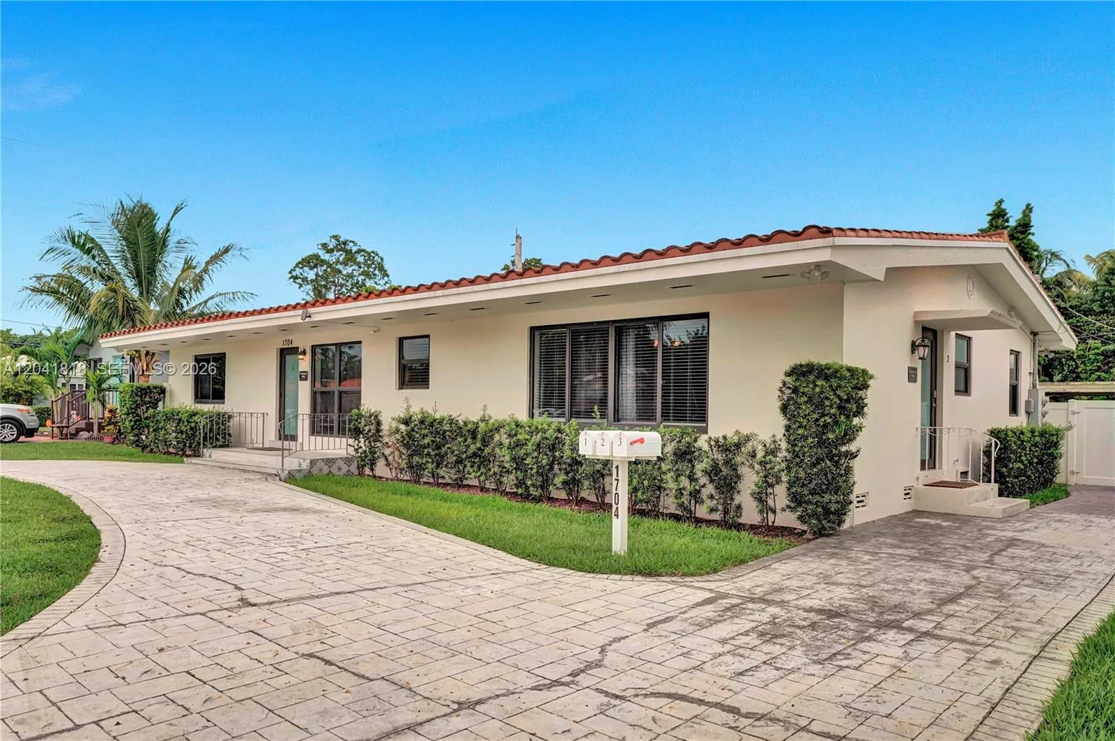 Foto de propiedad en 1704 Rodman Street, Hollywood, FL 33020 Hollywood con MLS# 