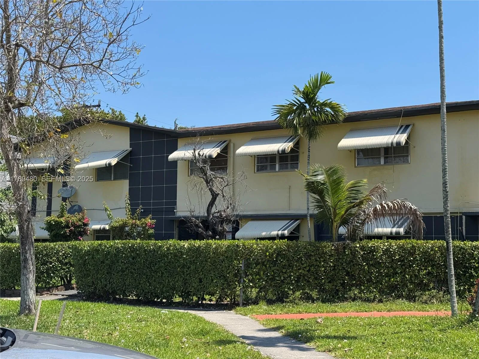 Foto de propiedad en 17051 NE 23rd Avenue 1J, North Miami Beach, FL 33160 North Miami Beach con MLS# 
