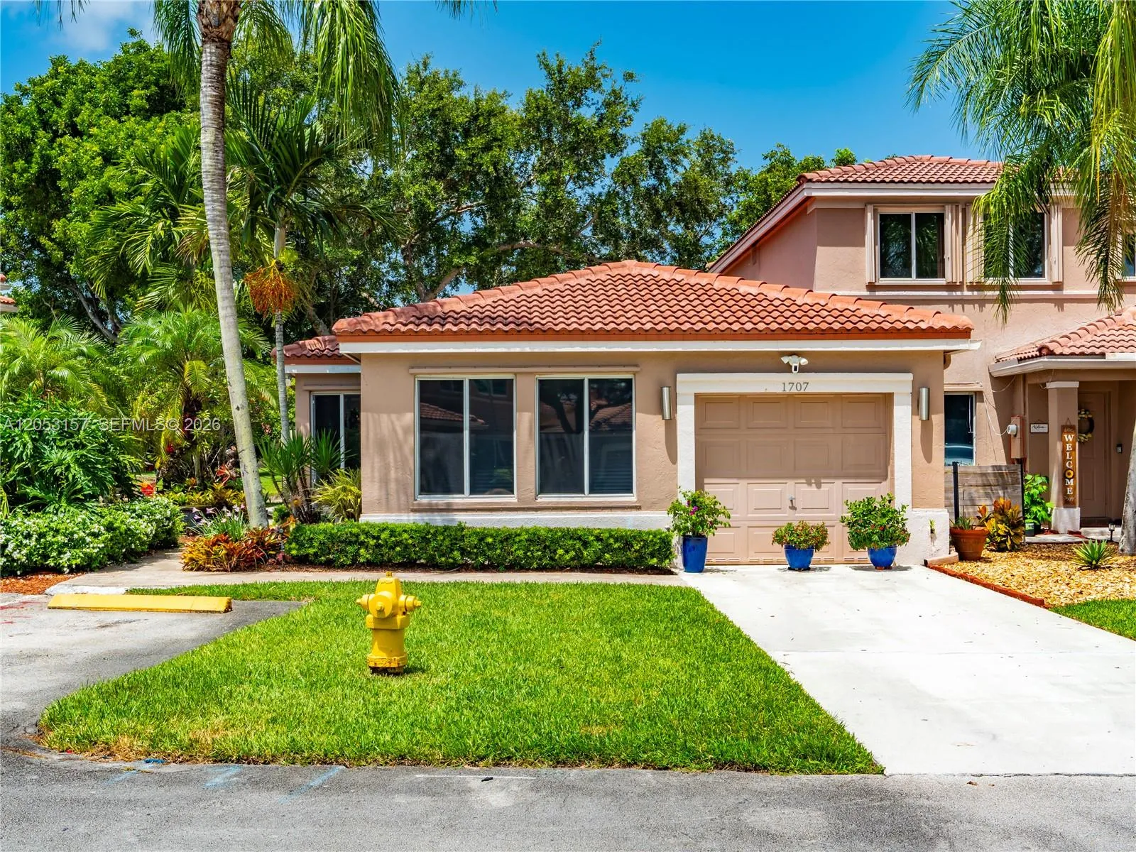 Foto de propiedad en 1707 SW 109th Terrace, Davie, FL 33324 Davie con MLS# 