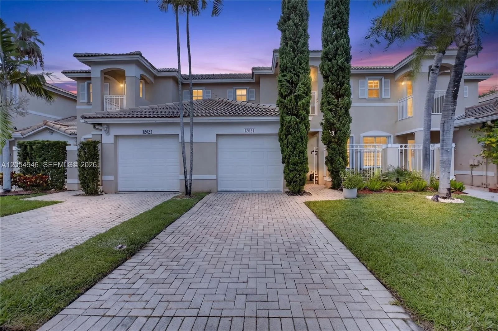 Foto de propiedad en 17071 NW 22nd Street, Pembroke Pines, FL 33028 Pembroke Pines con MLS# 
