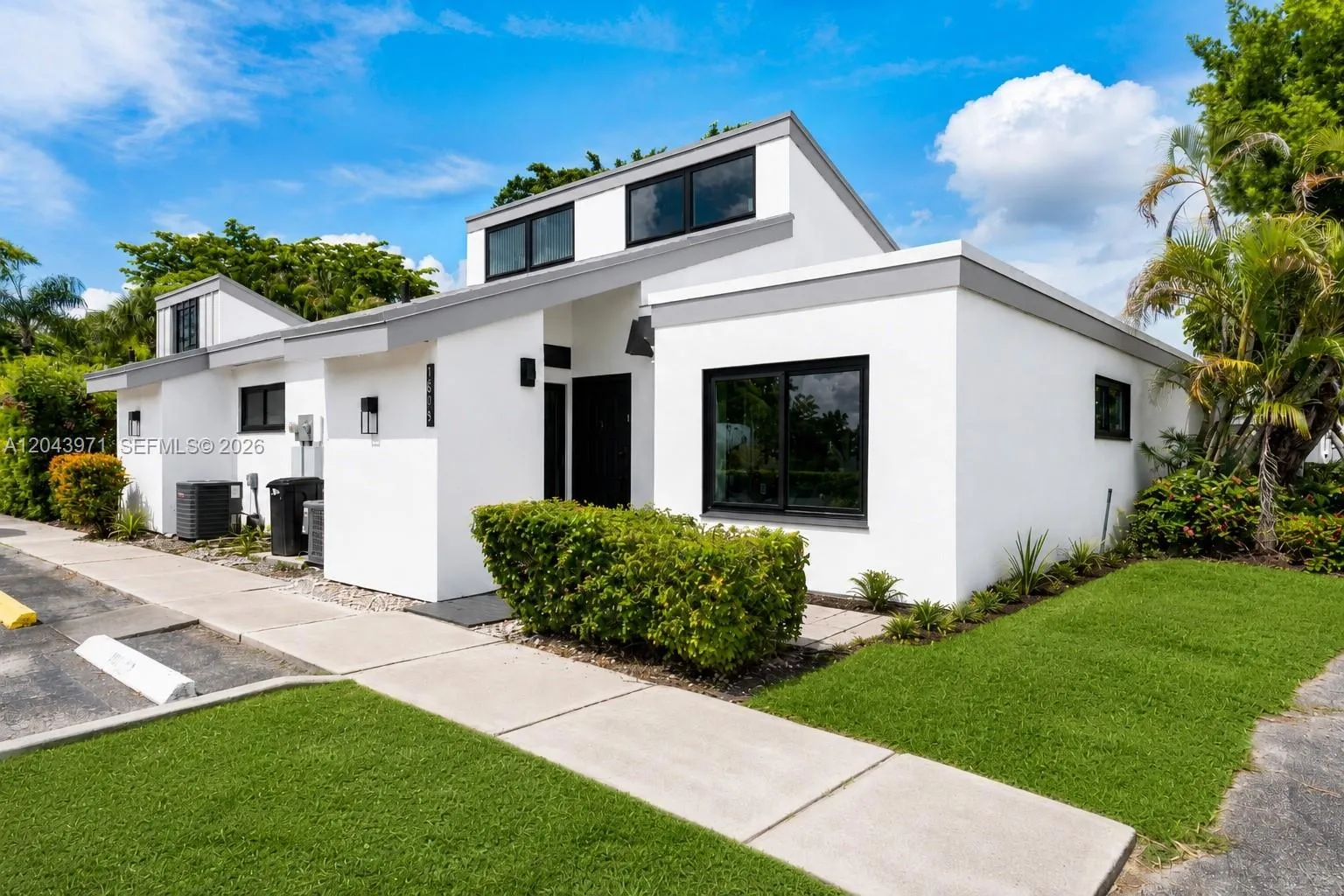 Foto de propiedad en 1709 NW 72nd Avenue 66, Plantation, FL 33313 Plantation con MLS# 