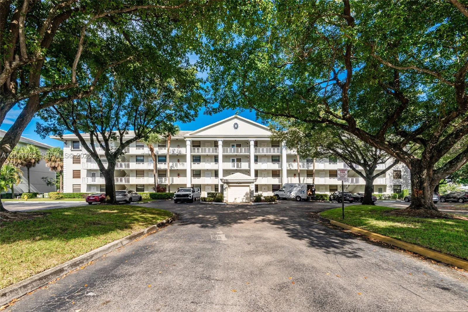 Foto de propiedad en 1709 Whitehall Drive 103, Davie, FL 33324 Davie con MLS# 