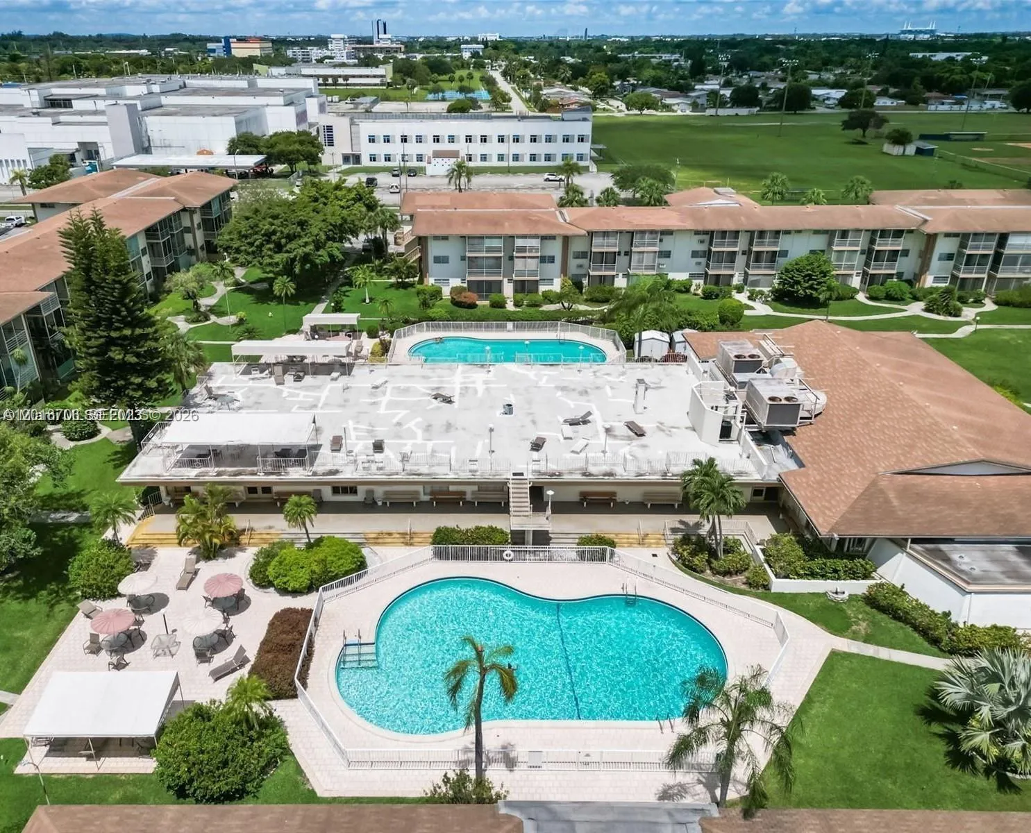 Foto de propiedad en 17090 NE 14th Avenue 312, North Miami Beach, FL 33162 North Miami Beach con MLS# 