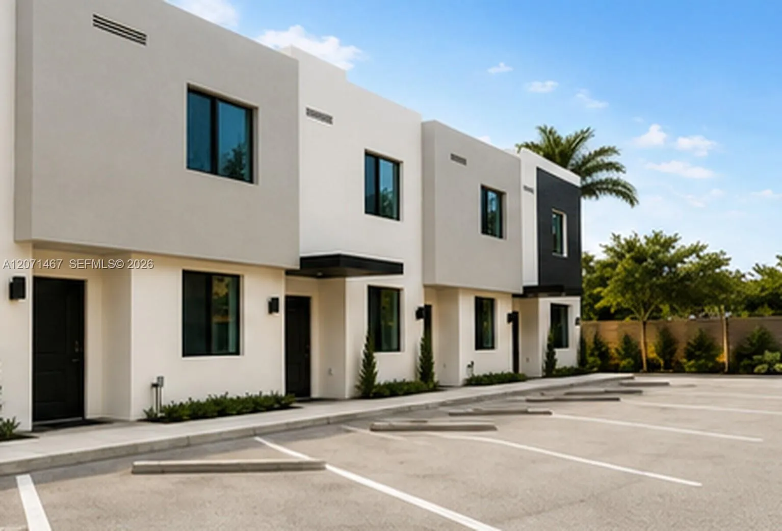 Foto de propiedad en 171 NW 158th Street 6, Miami, FL 33169 Miami con MLS# 