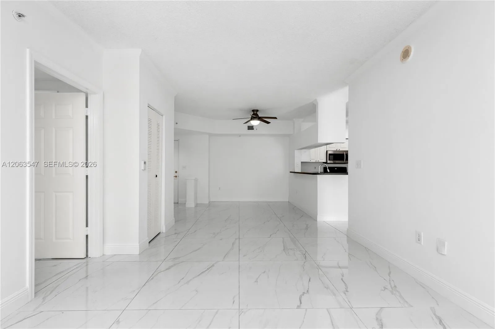 Foto de propiedad en 17100 N Bay Road 1210, Sunny Isles Beach, FL 33160 Sunny Isles Beach con MLS# 
